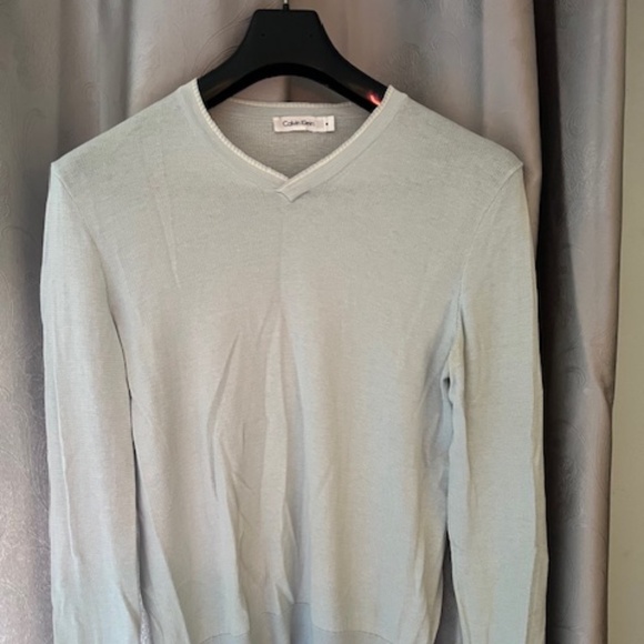 Calvin Klein baby blue sweater - Picture 3 of 4